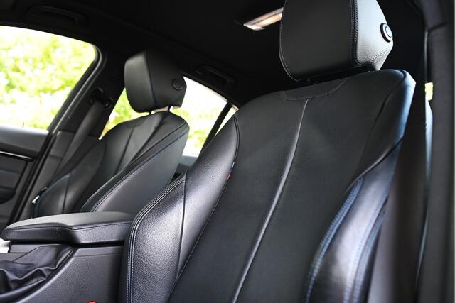 BMW 3-SERIE 318i Executive M Sport Automaat / Sportstoelen / LED / M Sportonderstel / Stoelverwarming / Navigatie Professional / Leder