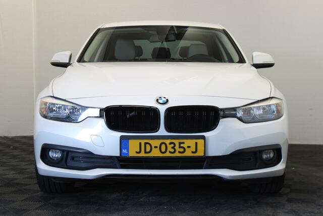 BMW 3-SERIE 316d Corporate Lease Essential |Navi|