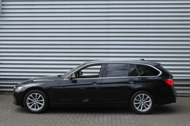 BMW 3-SERIE Touring 320i 184pk High Executive Automaat NL-Auto NAP Clima Cruise Navi PDC El. Klep 18"LMV