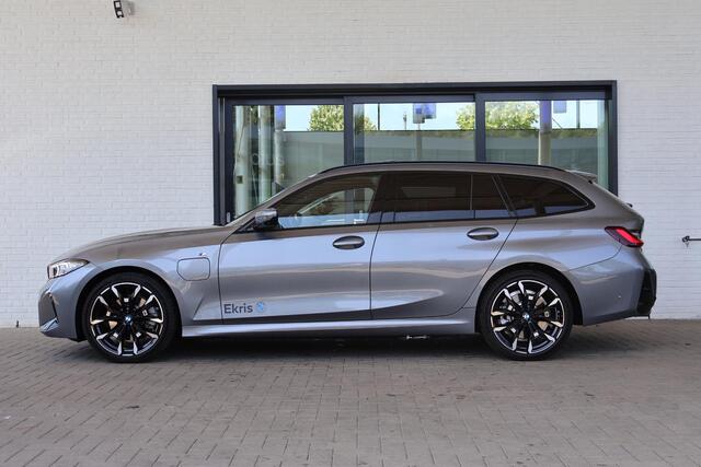BMW 3-SERIE Touring 330e | M Sportpakket | Innovation Pack | Comfort Pack