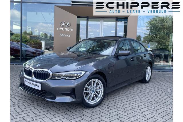 BMW 3-SERIE 330e | LED | 360° camera | Schuif-kanteldak | Laser LED-koplampen
