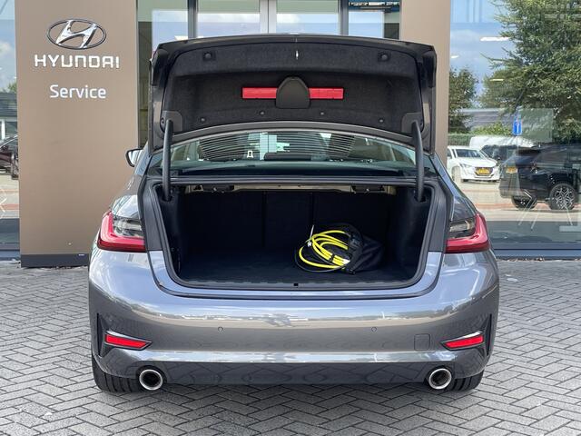 BMW 3-SERIE 330e | LED | 360° camera | Schuif-kanteldak | Laser LED-koplampen