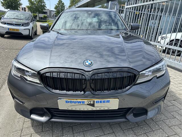 BMW 3-SERIE 330e Sport Line Schuifdak | Laser LED | Leer | Stoelverw. | HiFi