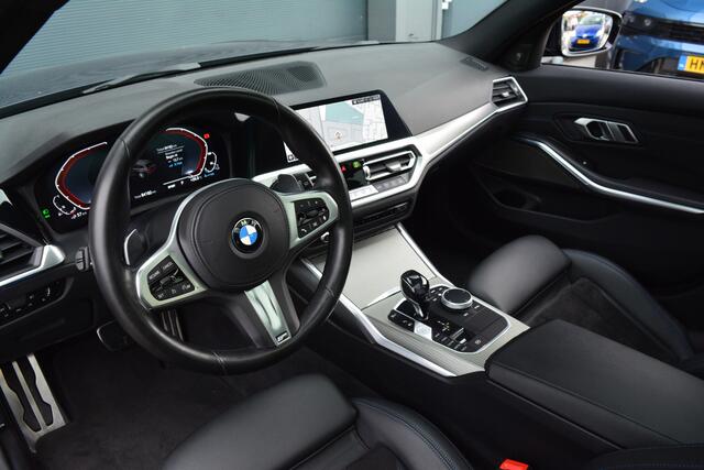 BMW 3-SERIE Touring 330e M-Sport | Pano | Camera | Trekhaak |