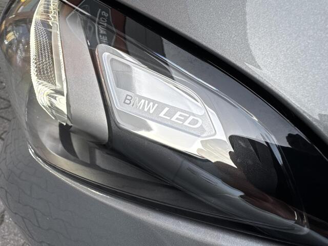 BMW 3-SERIE 318i | Pano | M Sport | LED | Stoelverwarming | Navigatie en meer!