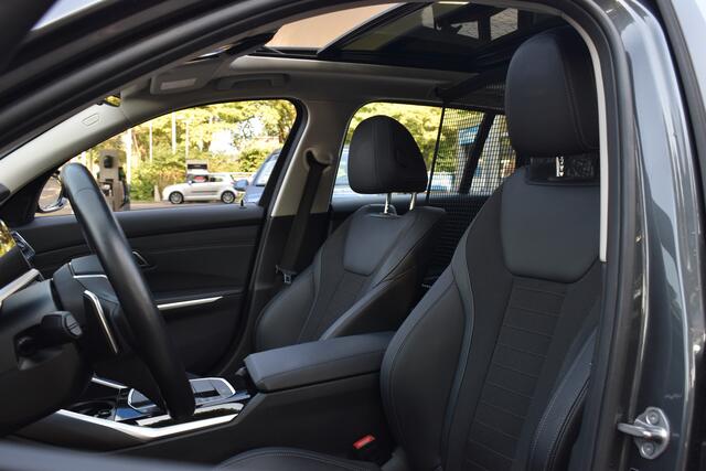 BMW 3-SERIE Touring 330e High Executive Schuifdak | Stuur/Stoelverwarming | BSM | ACC | 12 mnd BOVAG garantie Whatsapp 06-53188999