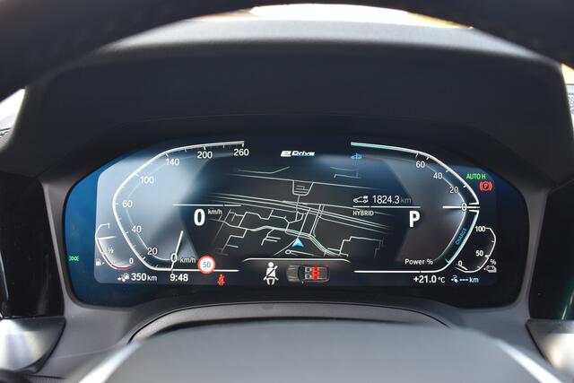 BMW 3-SERIE Touring 330e High Executive Schuifdak | Stuur/Stoelverwarming | BSM | ACC | 12 mnd BOVAG garantie Whatsapp 06-53188999