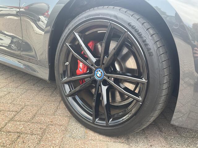 BMW 3-SERIE 330e xDrive Nieuwstaat Open dak Harman/kordon Elec. t-haak Sportstoelen Headup