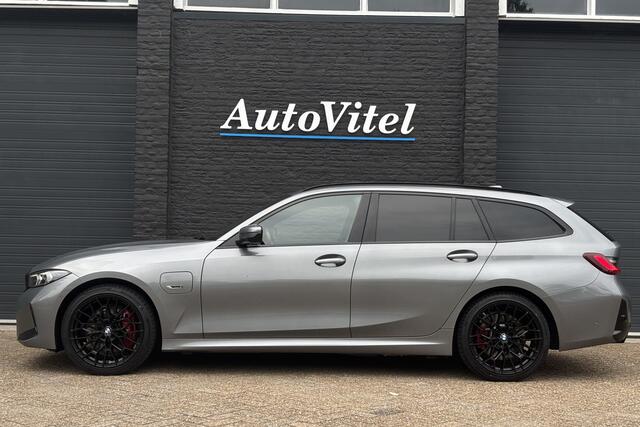 BMW 3-SERIE Touring 330e M-Sport Pro | Memory | Camera | Laserlight | Adaptive Cruise | Fabrieksgarantie