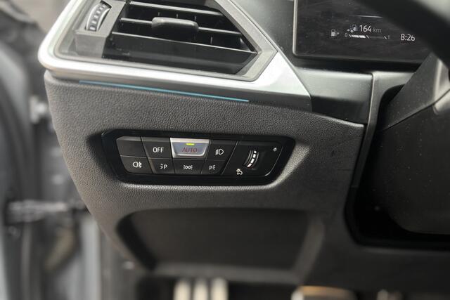 BMW 3-SERIE Touring 330e M-Sport Pro | Memory | Camera | Laserlight | Adaptive Cruise | Fabrieksgarantie