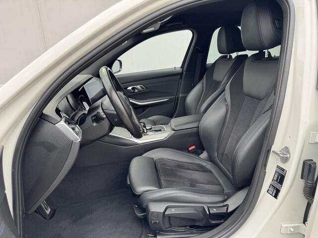 BMW 3-SERIE 318i High Executive / Apple Carplay/Android Auto / Achteruitrijcamera / Stoelverwarming / Cruise control