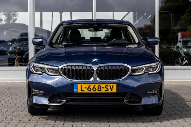 BMW 3-SERIE 318i Business Edition Plus | E-Trekhaak | NL Auto