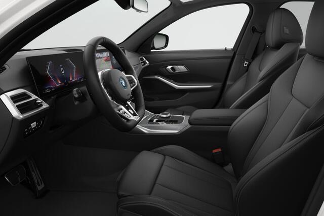 BMW 3-SERIE Sedan 330e | M Sport | Comfort Pack | Glazen dak | Active Cruise Cbntrol