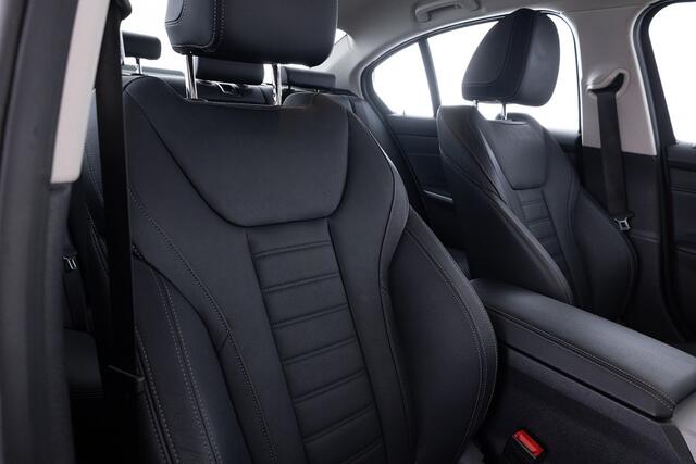 BMW 3-SERIE 330 e Business Edition Plus | LEDER | Full LED