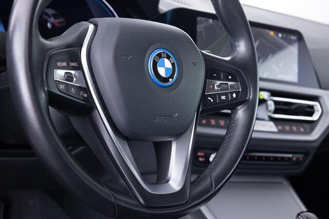BMW 3-SERIE 330 e Business Edition Plus | LEDER | Full LED