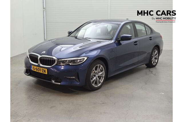BMW 3-SERIE 330e eDrive Edition | Navi | Carplay | Leer | Cruise | PDC V+A | *