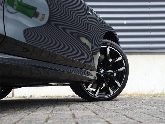 BMW 3-SERIE Touring 330e | High Executive | M Sportpakket Pro | Panodak | Trekhaak | Adaptive Cruise Control | Innovation Pack | Head-Up | Parking Assistant Plus | 19'' LMV
