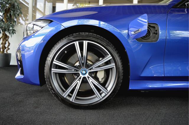 BMW 3-SERIE Touring 330e Hybride M-Sportedition | M-Stoelen !