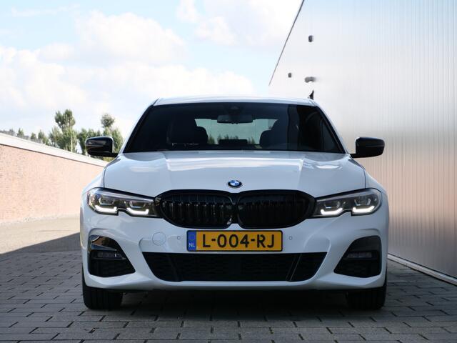 BMW 3-SERIE 320i 184pk Business Edition Automaat M-Sport / Apple Carplay / Navigatie