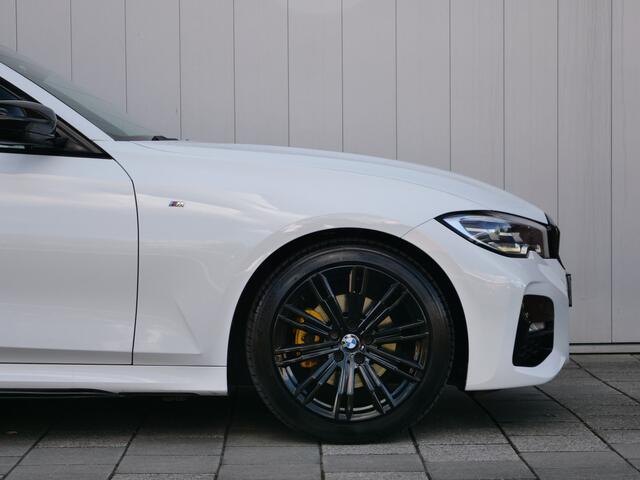 BMW 3-SERIE 320i 184pk Business Edition Automaat M-Sport / Apple Carplay / Navigatie