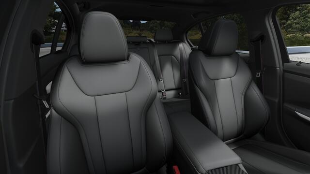 BMW 3-SERIE 330e High Executive M Sport Automaat / Schuif-kanteldak / Sportstoelen / Adaptieve LED / Stoelverwarming / Comfort Access / Harman Kardon / BMW Live Cockpit Professional