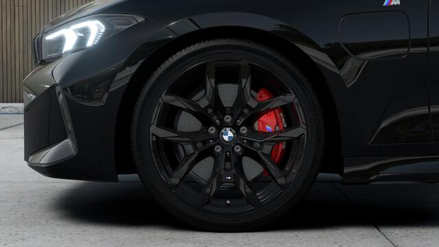 BMW 3-SERIE Touring 330e M Sport Automaat / Panoramadak / Trekhaak / Sportstoelen / Active Cruise Control / Adaptieve LED / Parking Assistant Plus / Comfort Access