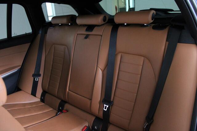 BMW 3-SERIE Touring 318d Touring M-Sport Laser - Leder - M-Sport