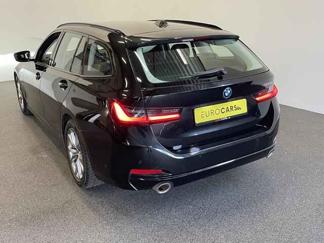 BMW 3-SERIE Touring 320e Climate control Adaptive cruise control Parkeersensoren Navigatie LED Apple Carplay/ Android Auto