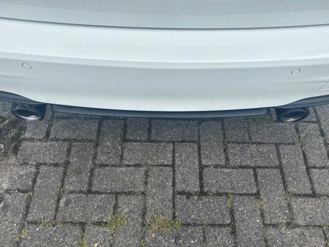 BMW 3-SERIE 330i M-Sport,Pano,LED,M-Perf. Uitlaat,Leer,Keyless,Dealer OH,