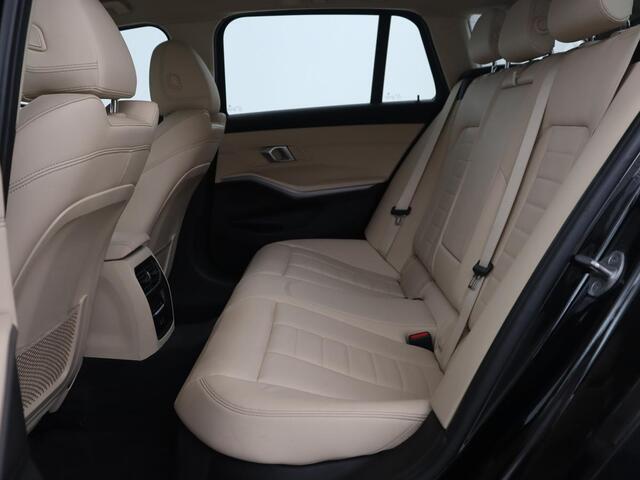 BMW 3-SERIE Touring 320e Business Edition Plus | Trekhaak | Automaat | Carplay | Camera | Adaptive Cruise | Navigatie | PHEV | Leder | Stoelverwarming | Climate controle | LMV 17 Inch