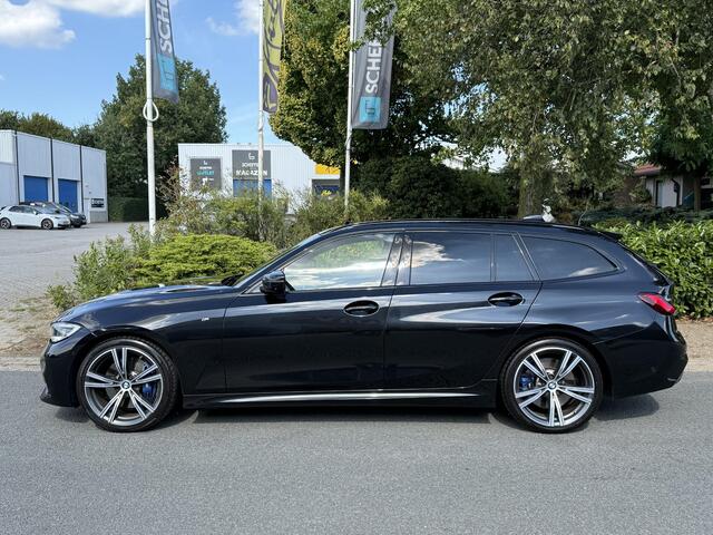 BMW 3-SERIE 330i Touring M-Sport 258PK ACCoPanooTrekhaakoLaser