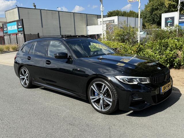 BMW 3-SERIE 330i Touring M-Sport 258PK ACCoPanooTrekhaakoLaser