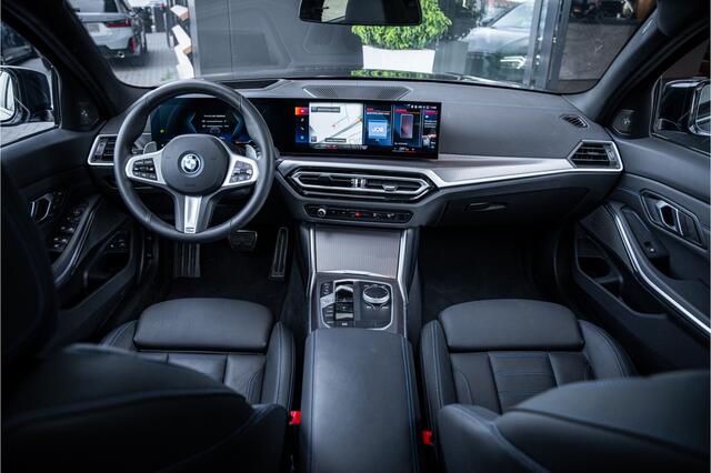 BMW 3-SERIE Touring 330e xDrive - M Sport | Panorama | H&K | Memory | 360 Camera | HUD