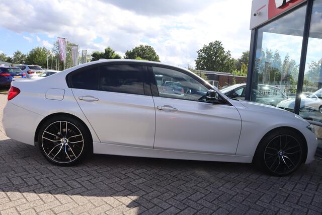 BMW 3-SERIE 320d EDE Centennial High Executive | Automaat | Stoelverwarming | Cruise