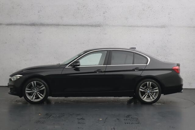 BMW 3-SERIE 318i Executive | Climate control | LED koplampen | Cruise control | Parkeersensoren | Navigatie
