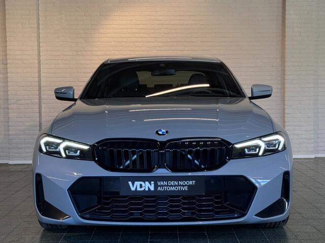BMW 3-SERIE 330i M-Sport Trekhaak Camera LED Harman Kardon 19''