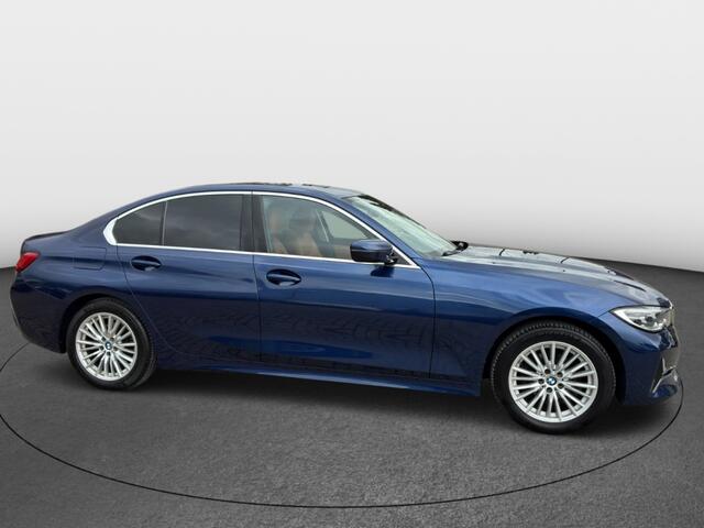 BMW 3-SERIE 318i High Executive Edition Aut [ Park assist Camera Safetypack