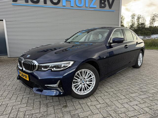 BMW 3-SERIE 318i 156 PK Luxury Line Leder Wegklapbare Trekhaak LED HiFi pakket PDC