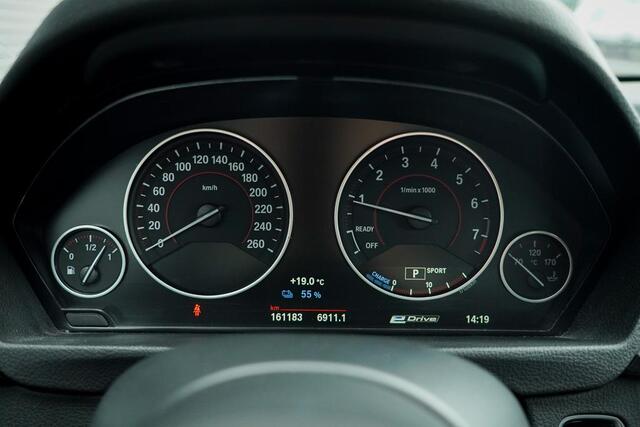 BMW 3-SERIE 330e Centennial Executive / M-Sport / Navi / LED