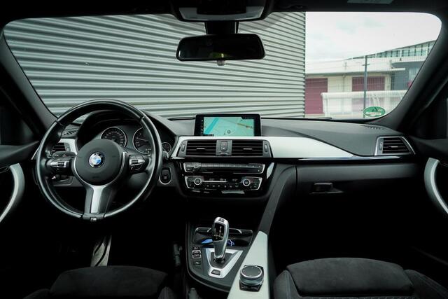 BMW 3-SERIE 330e Centennial Executive / M-Sport / Navi / LED