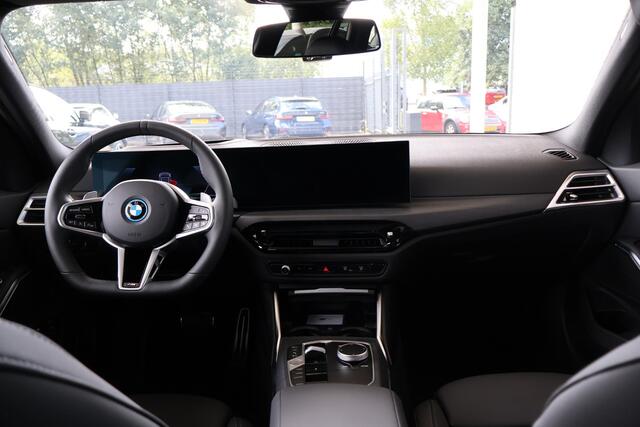 BMW 3-SERIE Touring 330e | M Sportpakket | Innovation Pack | Comfort Pack
