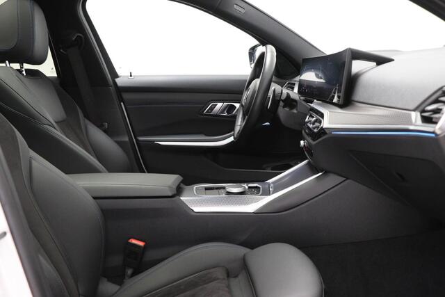 BMW 3-SERIE Touring 320i M-Sport | PANORAMADAK | ENTERTAINMENT / COMFORT / TREKHAAK- PACK