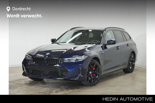 BMW 3-SERIE Touring 330e M-Sport Pro | Trekhaak | 19" | Panorama | Memory | Driving Assistant Professional | Harman Kardon