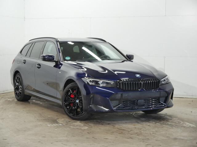 BMW 3-SERIE Touring 330e M-Sport Pro | Trekhaak | 19" | Panorama | Memory | Driving Assistant Professional | Harman Kardon