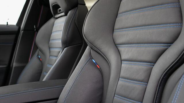 BMW 3-SERIE Touring 330e xDrive M-Sport Pro | Harman/Kardon | Head-up | Panoramadak | Trekhaak | M Sportstoelen | Memory | Comfort Access