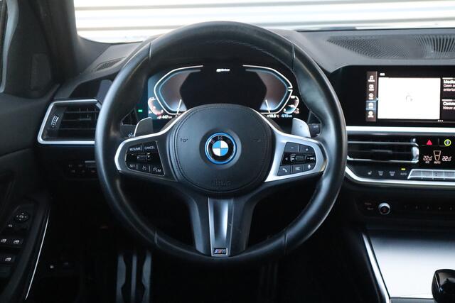 BMW 3-SERIE Touring M-Sport Hifi / Stoelverwarming / 18inch / Sportstoelen /