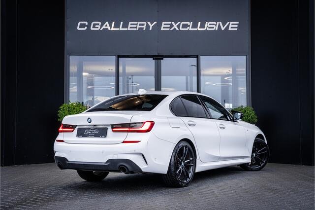 BMW 3-SERIE 320i Executive Edition - M Sport | Origineel NL | Panorama | Cruise Control | Camera
