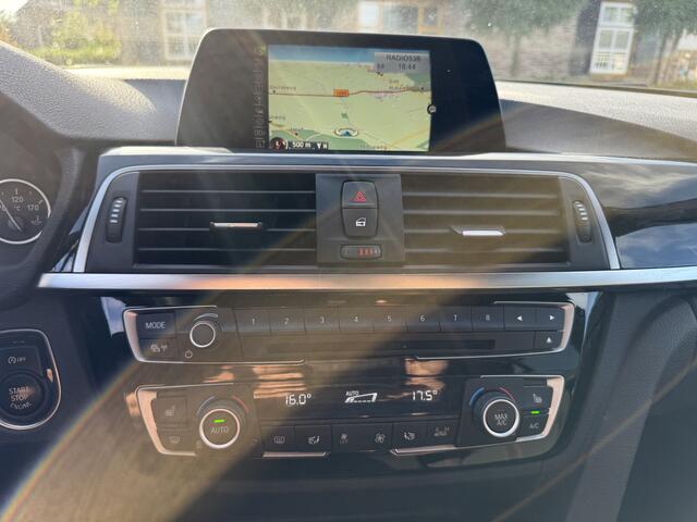 BMW 3-SERIE 318i Executive AUT/NAVI/CLIMA