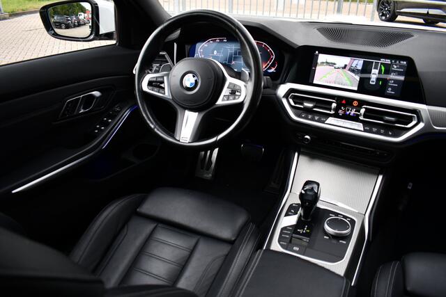 BMW 3-SERIE 320i M-Sport Pano 19inch Laser HiFi Shadowline