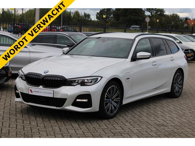 BMW 3-SERIE Touring 330e High Executive M SPORT SHADOW ACC MEMORY HEAD-UP CAMERA KEY-LESS AMBIENT CARPLAY